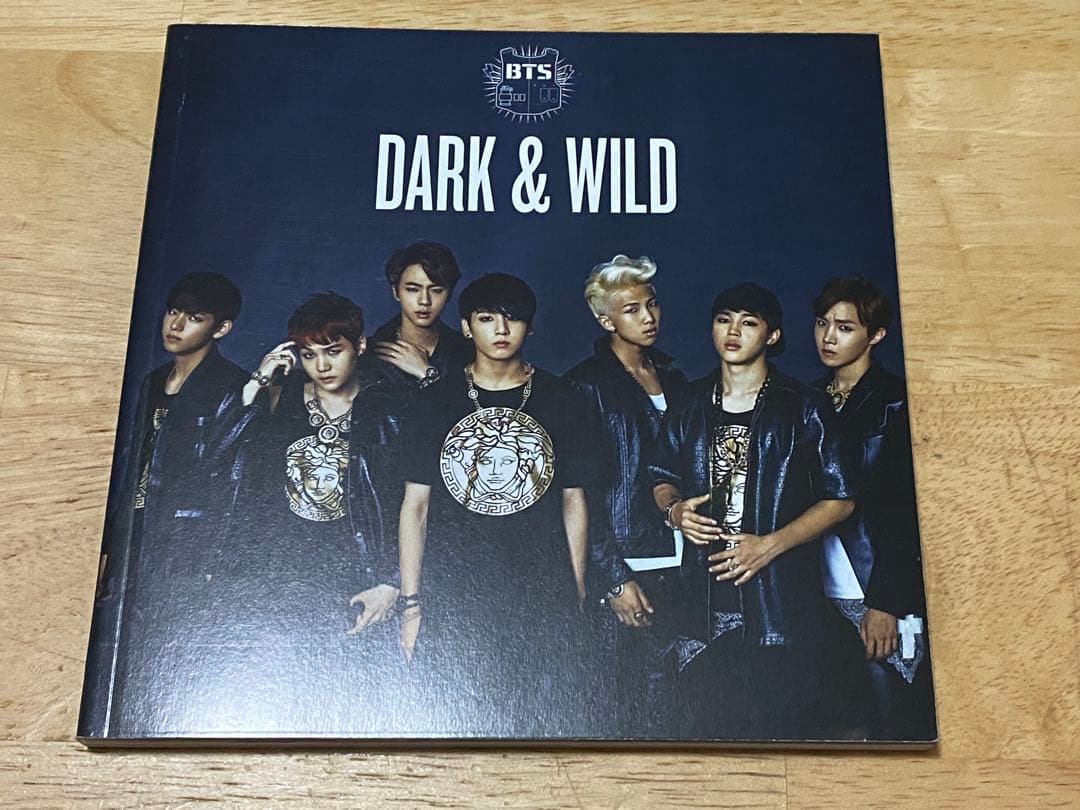 BTS DARK&WILD サイン