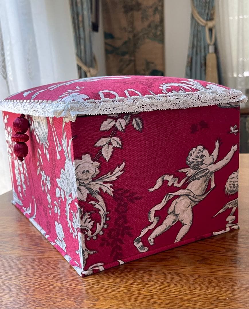 カルトナージュ裁縫箱(大) ボルドーカラーの貴重なヴィンテージ生地です　可愛い‼️
