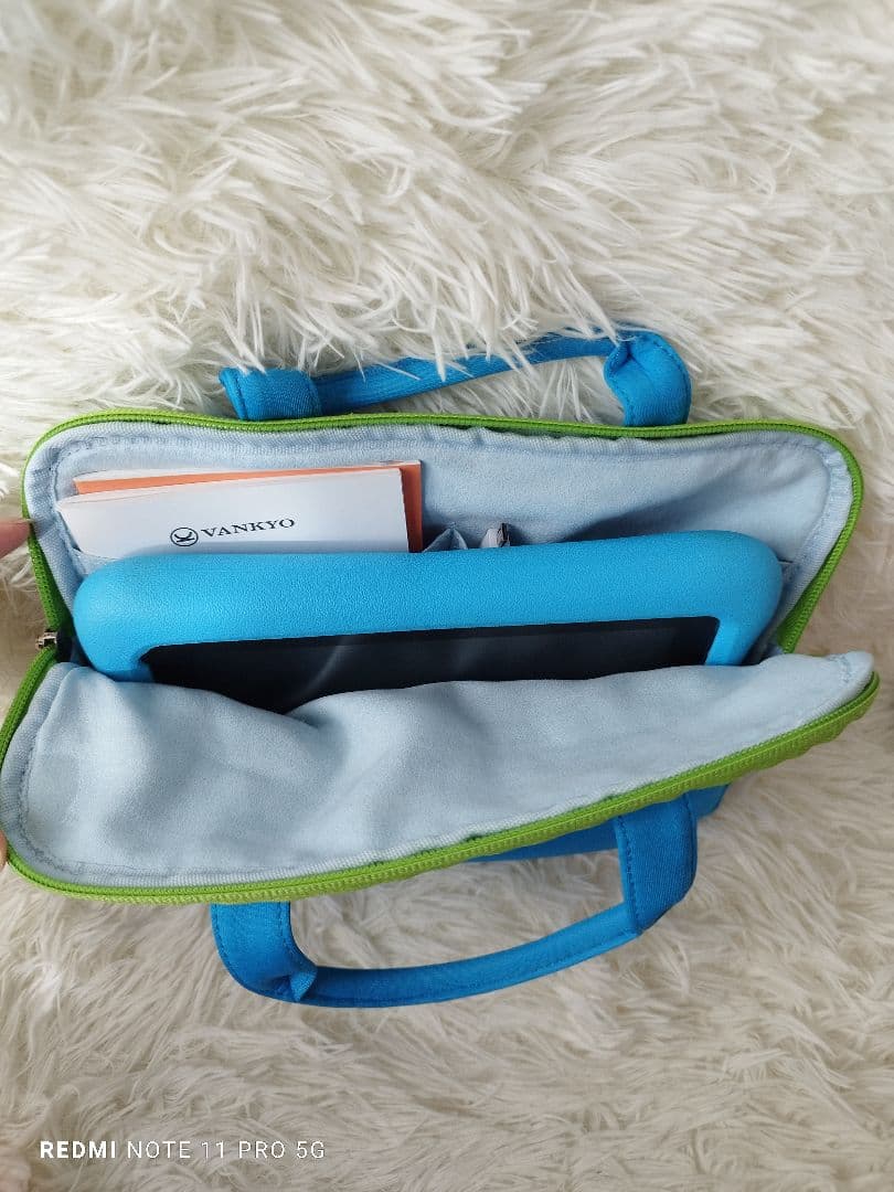 極美品】子供向けタブレット アンドロイドタブレット　キッズ用タブレット