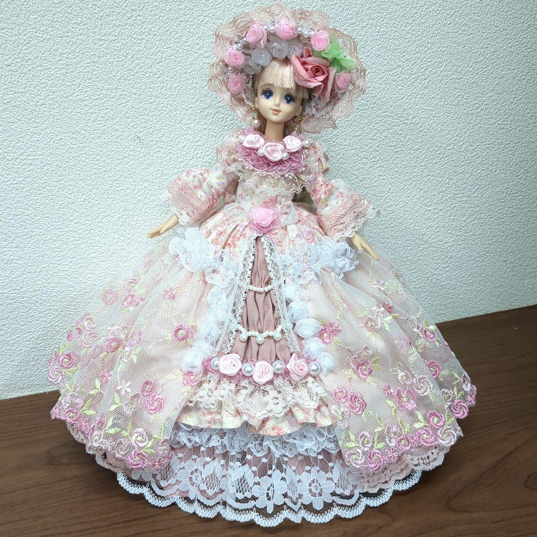 ゆ*ん様 ジェニーフレンド27cmドール服 ピンク♡お花のドレス