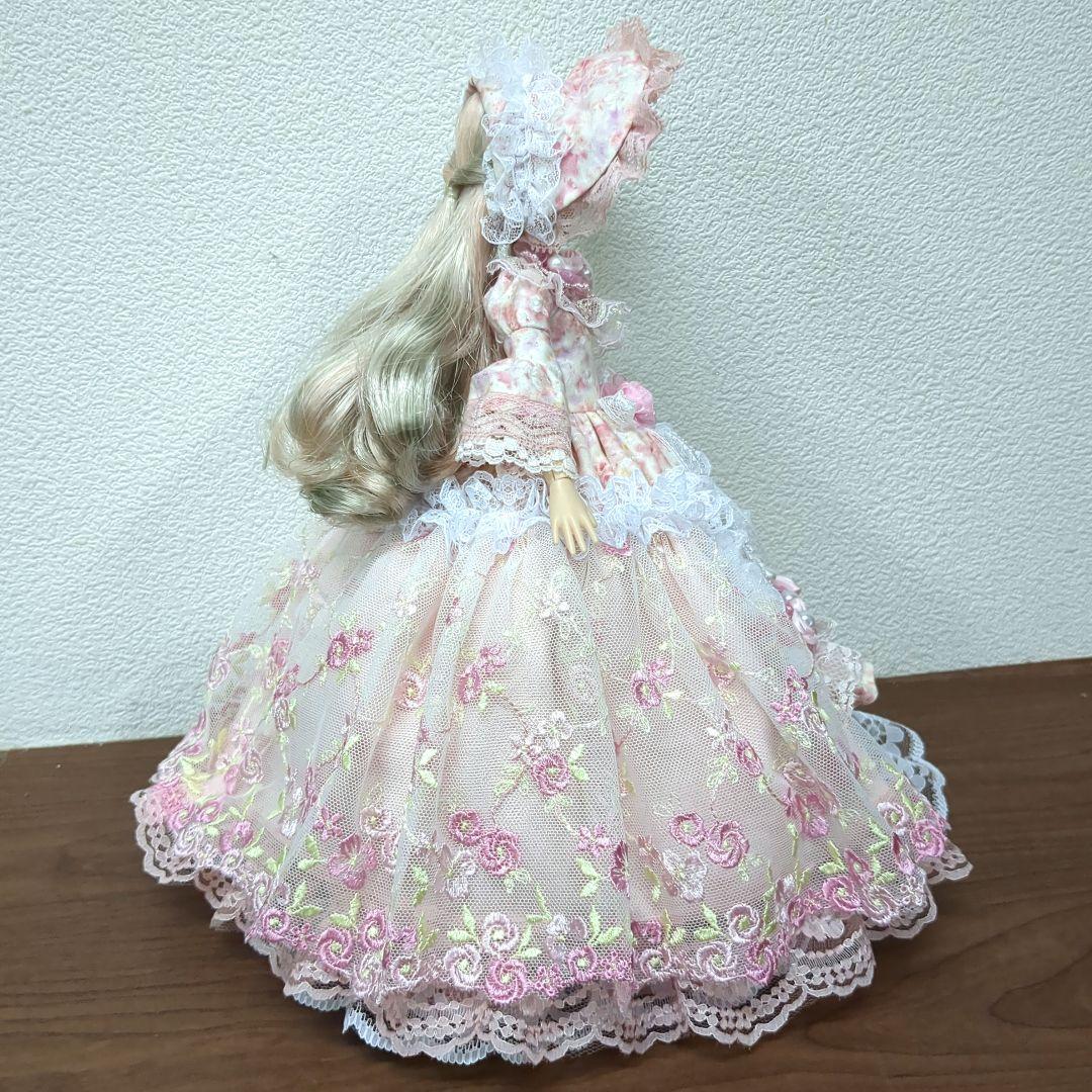 ゆ*ん様 ジェニーフレンド27cmドール服 ピンク♡お花のドレス