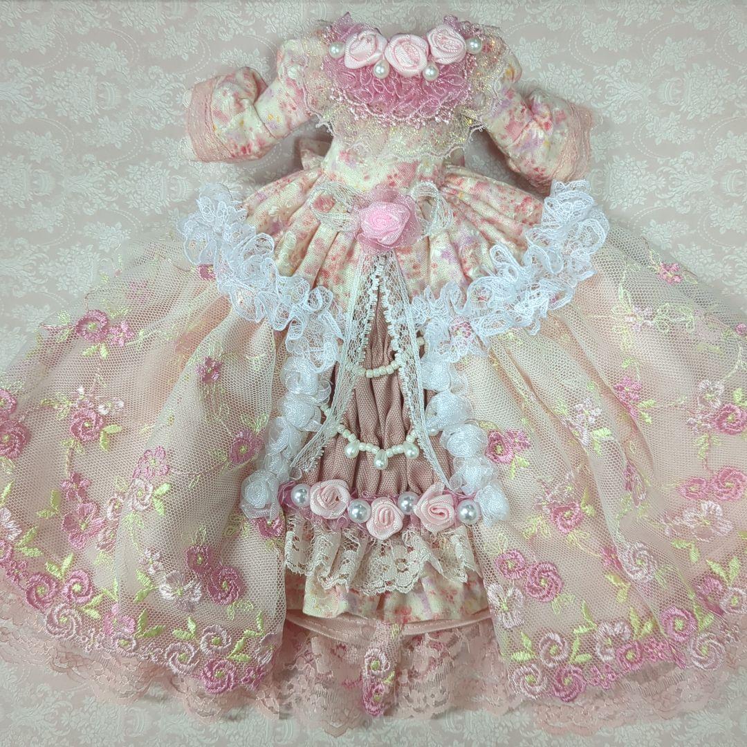 ゆ*ん様 ジェニーフレンド27cmドール服 ピンク♡お花のドレス