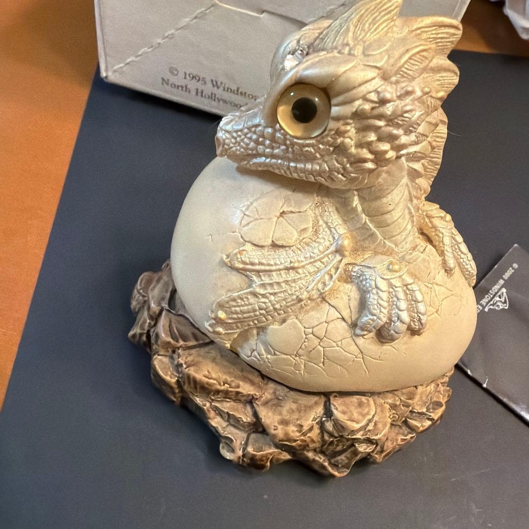 Windstone EditionsHatching Drago孵化するドラゴン