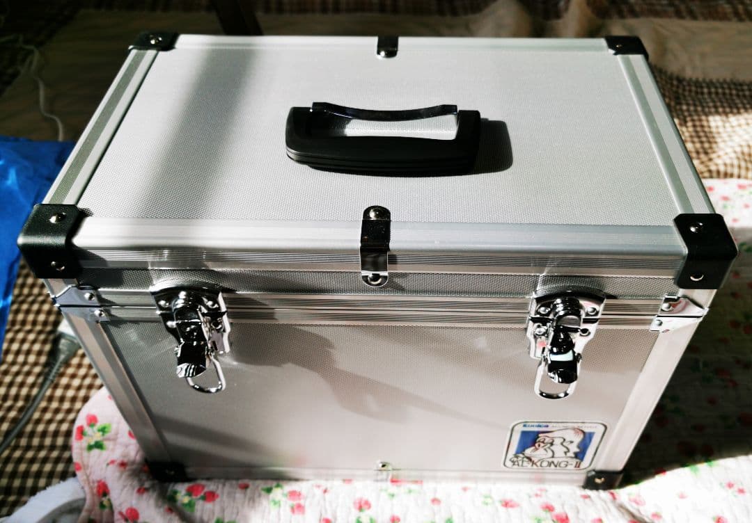 コニカ　カメラ　アルミバッグ