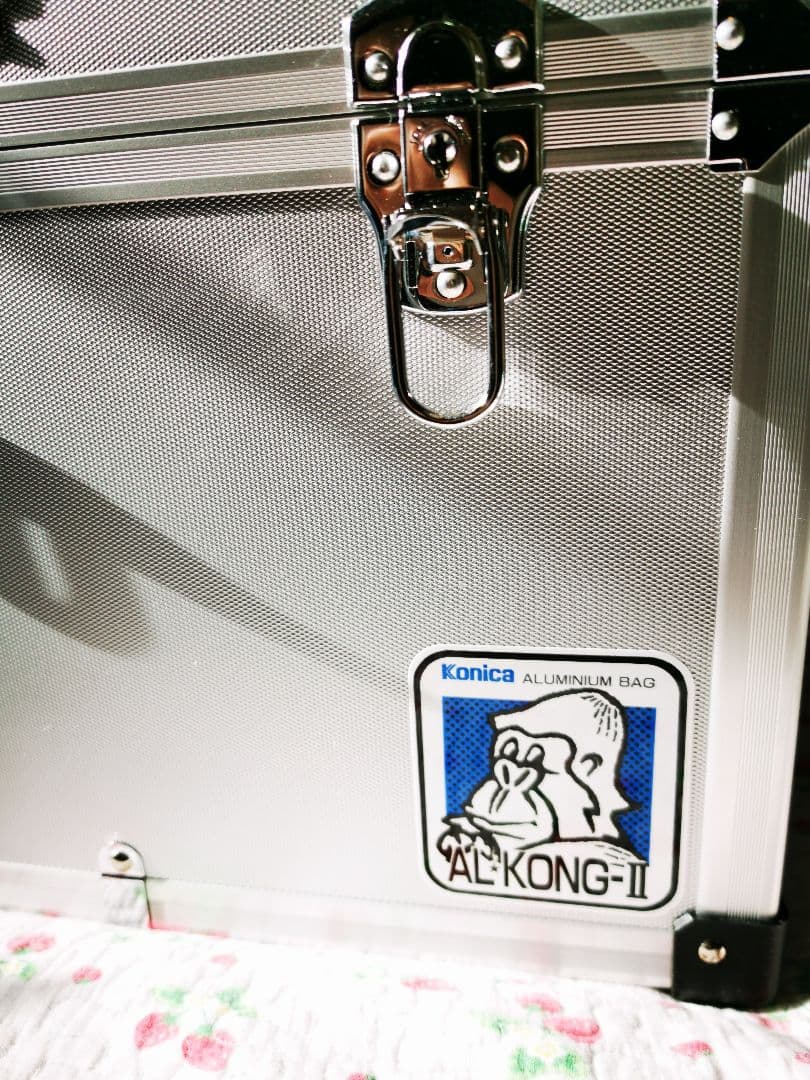 コニカ　カメラ　アルミバッグ
