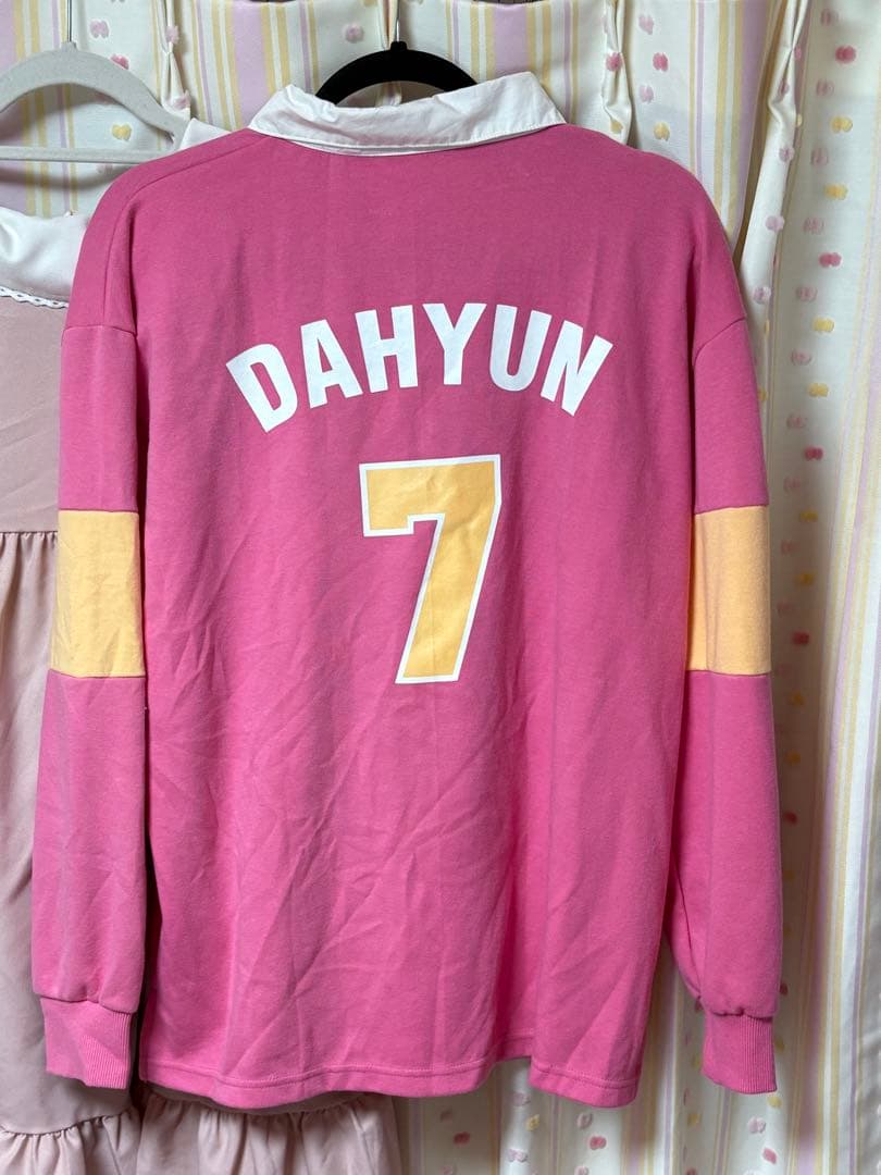 TWICE ダヒョン 20X20 ラグビー Tシャツ ピンク