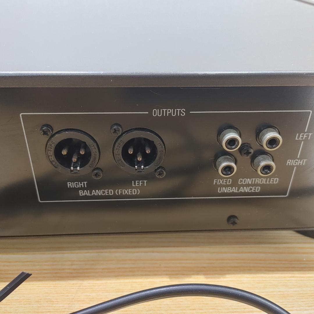 Accuphase FMステレオチューナー T-108