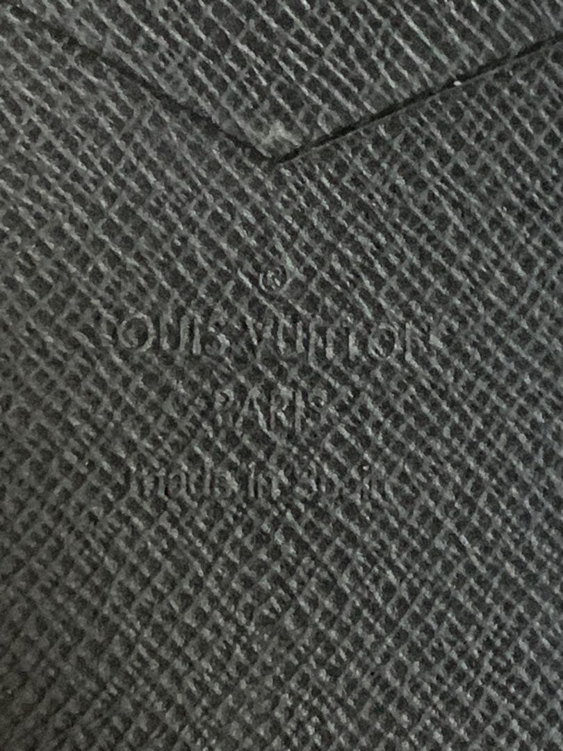 Louis Vuitton iPhone用手帳型ケース7.8.SE対応。