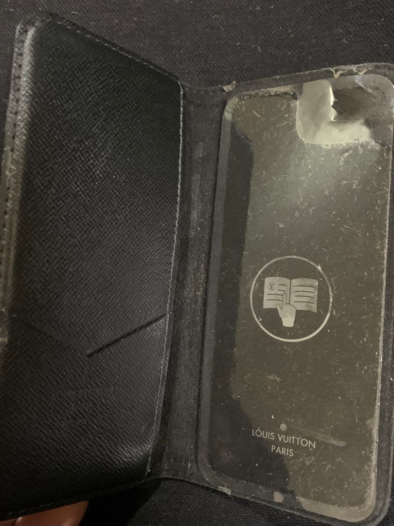 Louis Vuitton iPhone用手帳型ケース7.8.SE対応。