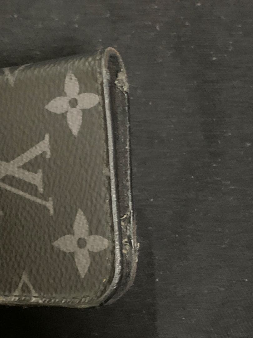 Louis Vuitton iPhone用手帳型ケース7.8.SE対応。