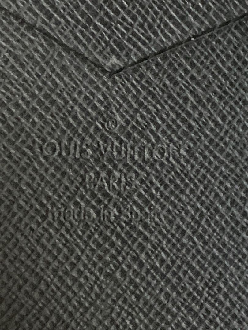 Louis Vuitton iPhone用手帳型ケース7.8.SE対応。