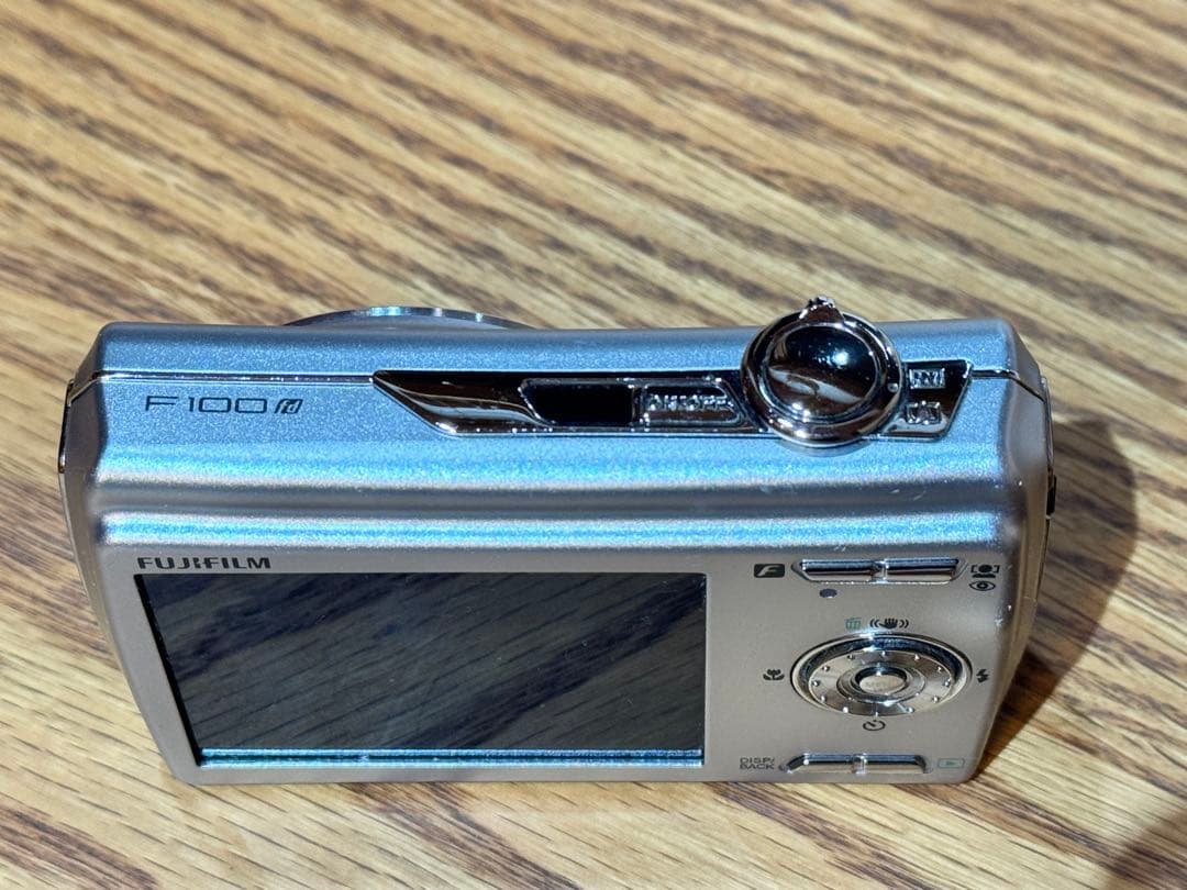 FUJIFILM Finepix F100fd シルバー コンパクトデジカメ