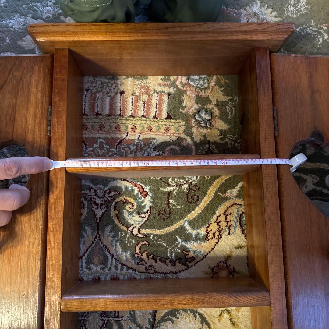 扉付き　ハート　ウォールシェルフ　壁掛け飾り棚