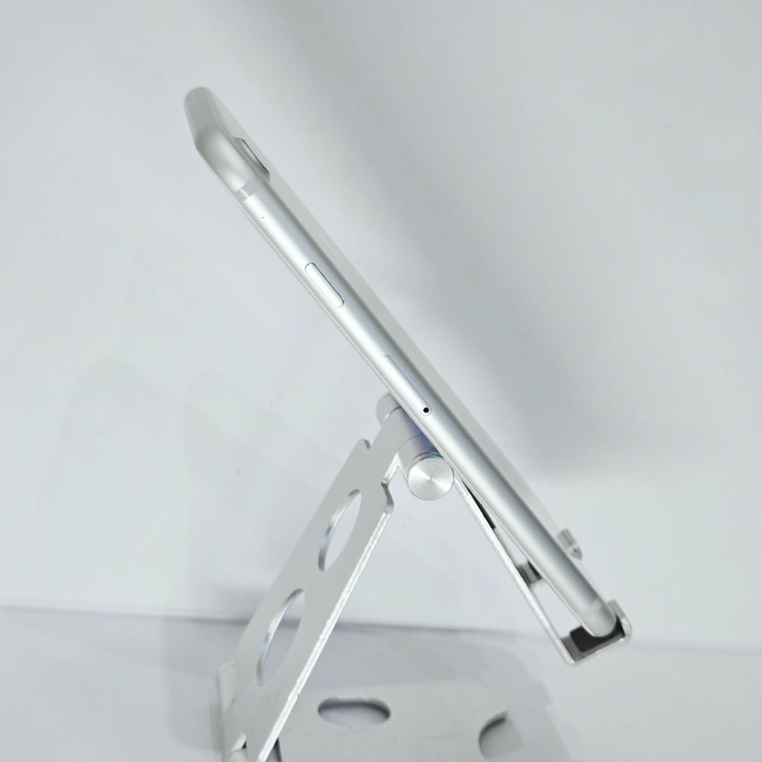 102 iPhone7 シルバー SIMフリー 美品