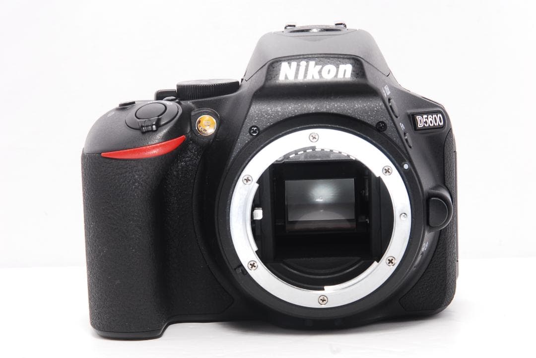 ✨Bluetooth搭載機 ショット数極少✨Nikon D5600 レンズセット
