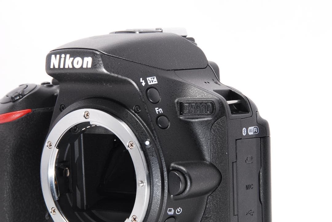 ✨Bluetooth搭載機 ショット数極少✨Nikon D5600 レンズセット
