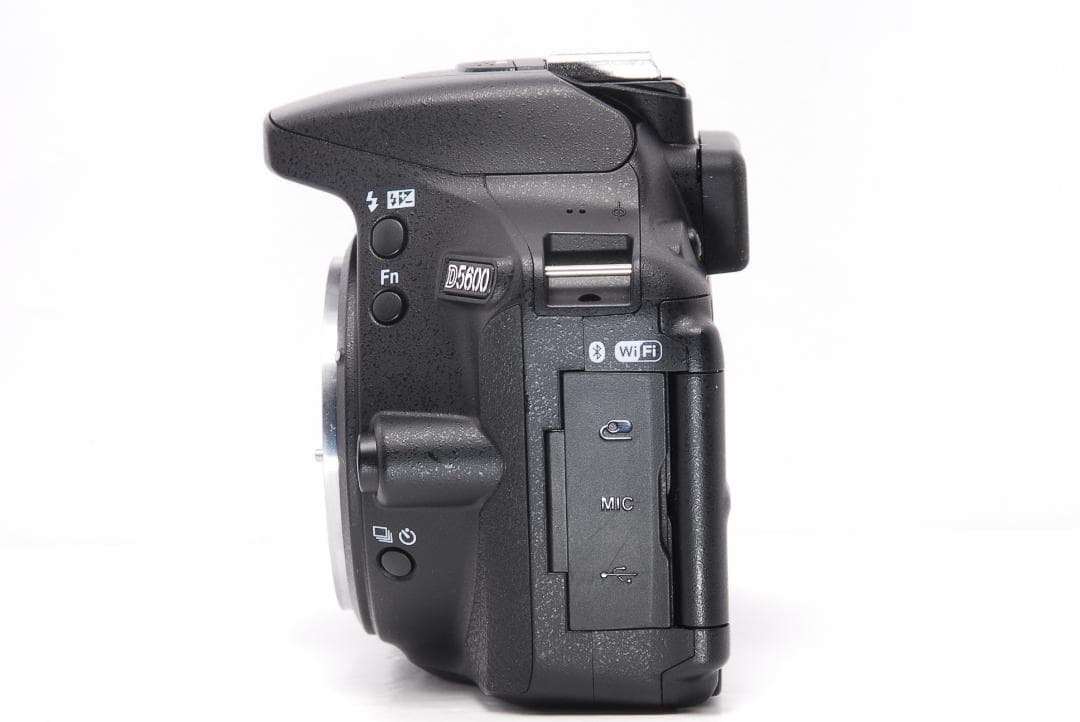 ✨Bluetooth搭載機 ショット数極少✨Nikon D5600 レンズセット