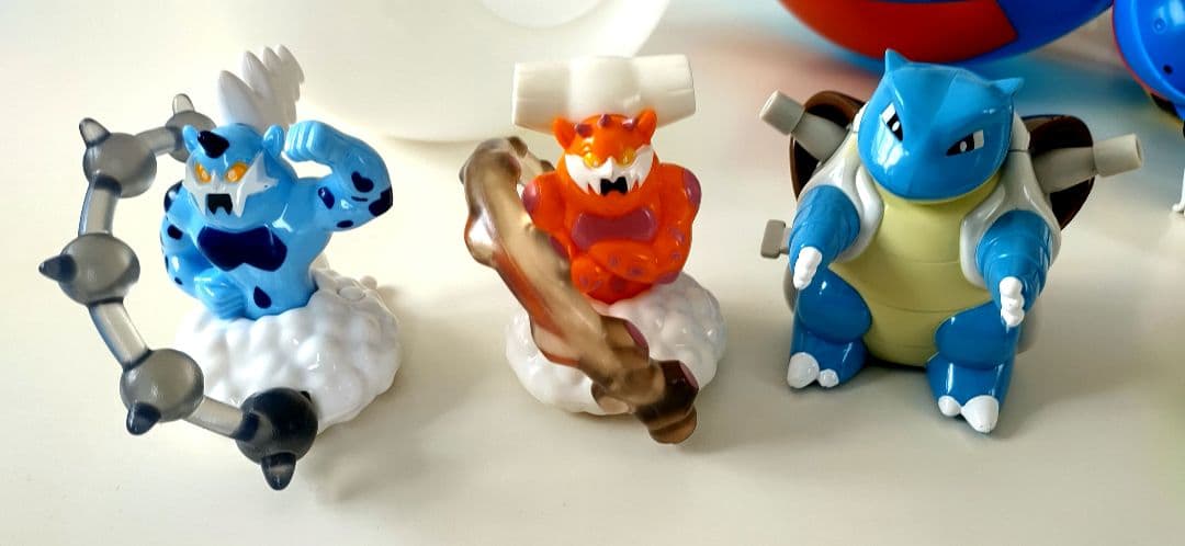 ポケモン グッズまとめ スーパーボール 小物入れ ハッピーセットなど