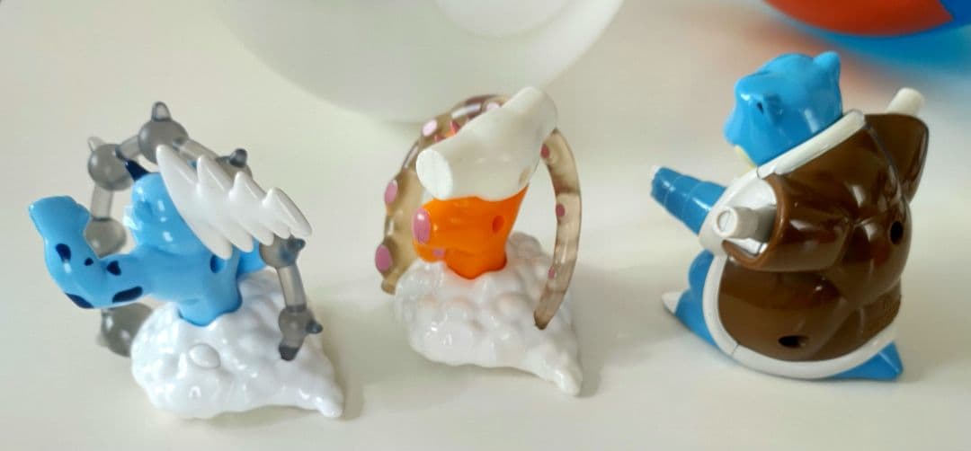 ポケモン グッズまとめ スーパーボール 小物入れ ハッピーセットなど