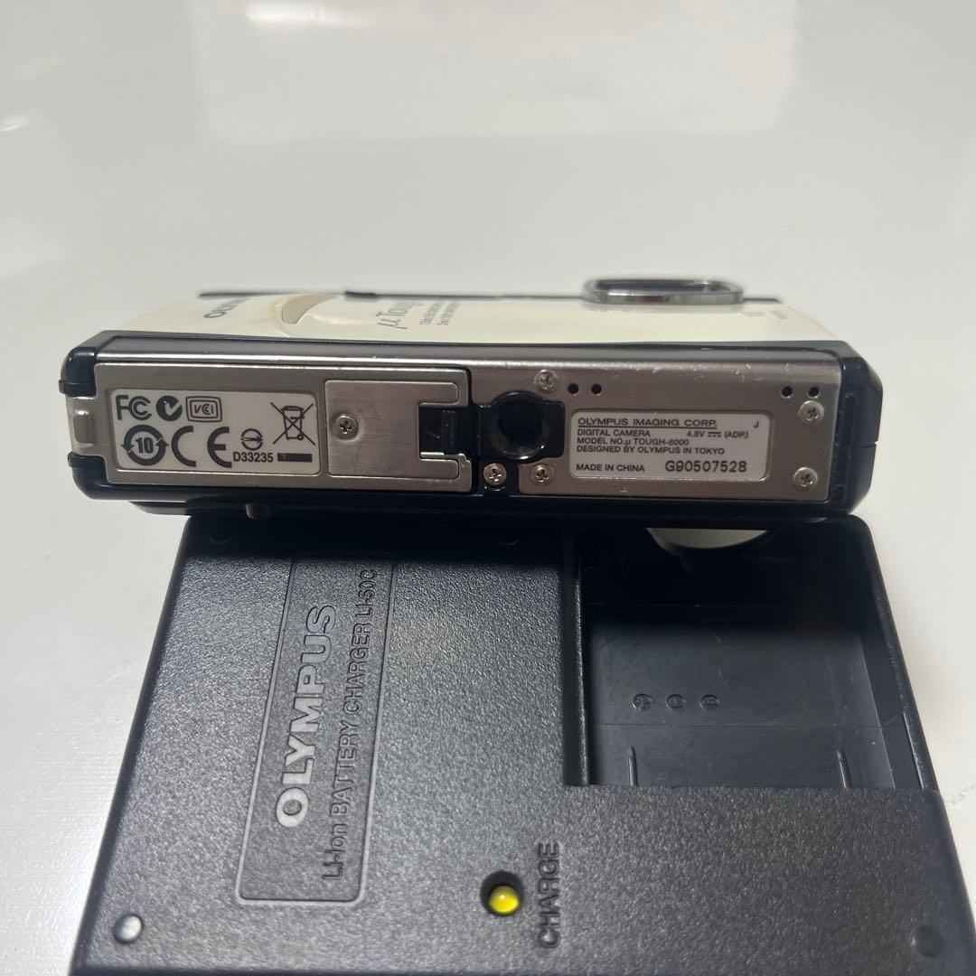 【送料無料】デジタルカメラ Olympus μ Tough-6000 オリンパス