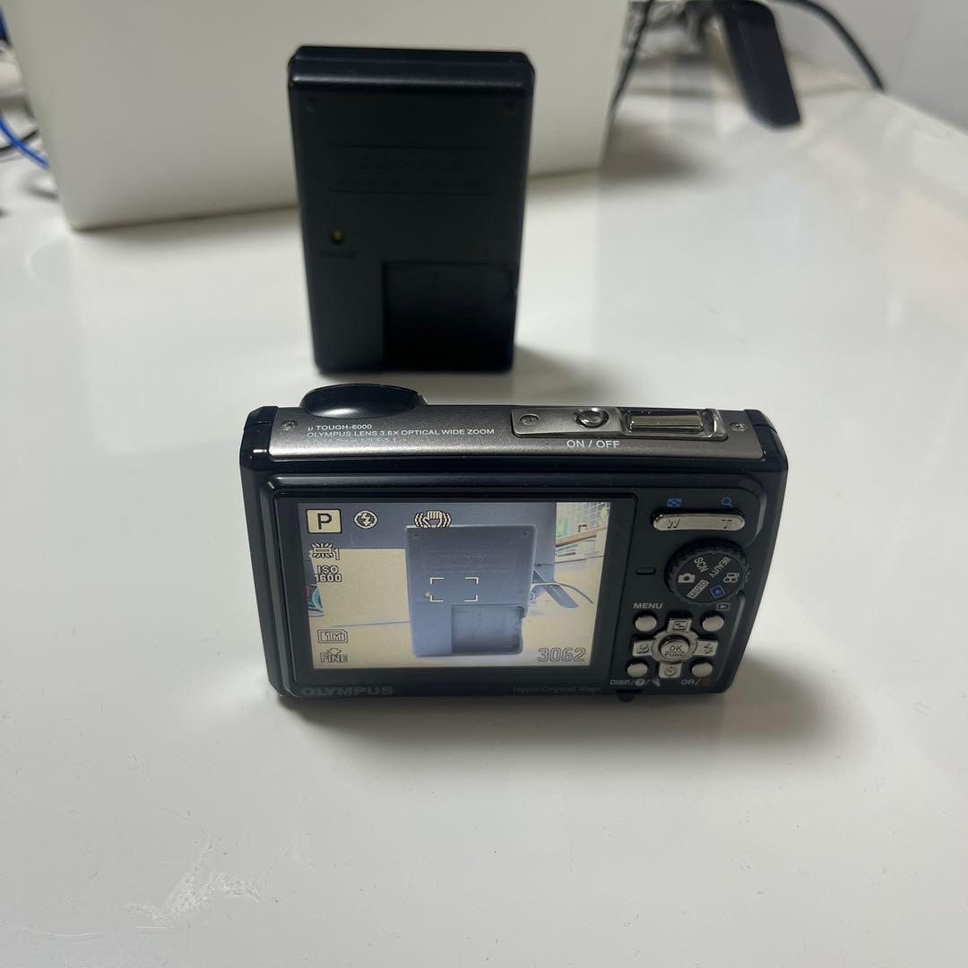 【送料無料】デジタルカメラ Olympus μ Tough-6000 オリンパス