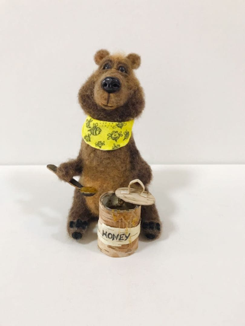 羊毛フェルト人形　クマ、ハンドメイド