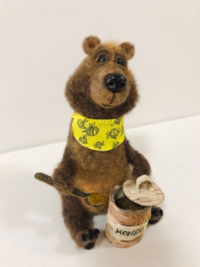 羊毛フェルト人形　クマ、ハンドメイド