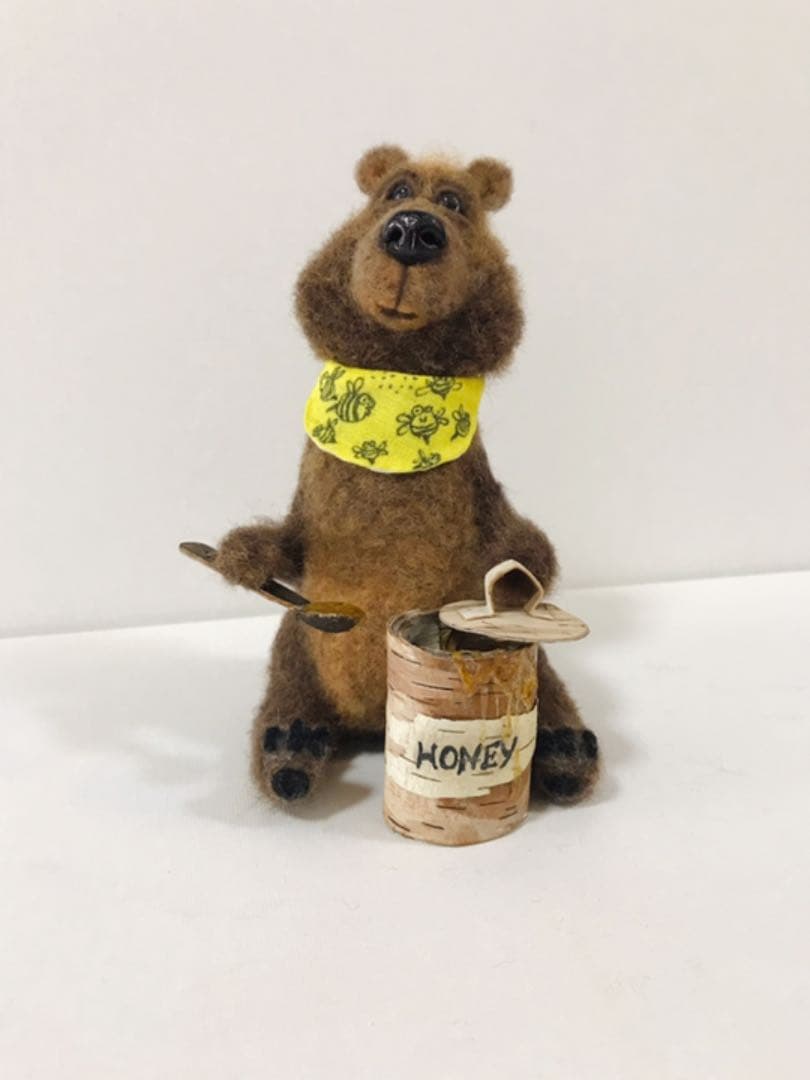 羊毛フェルト人形　クマ、ハンドメイド