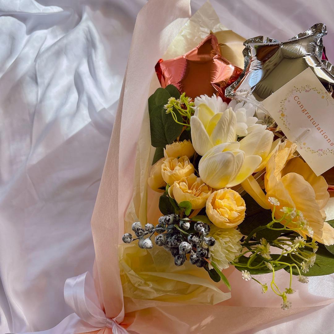 バルーン付きアーティフィシャルフラワーブーケ（無料ラッピング付き）