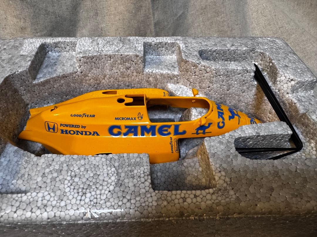 ミニカー Team Lotus 99T Japanese GP 1987 AUTOart