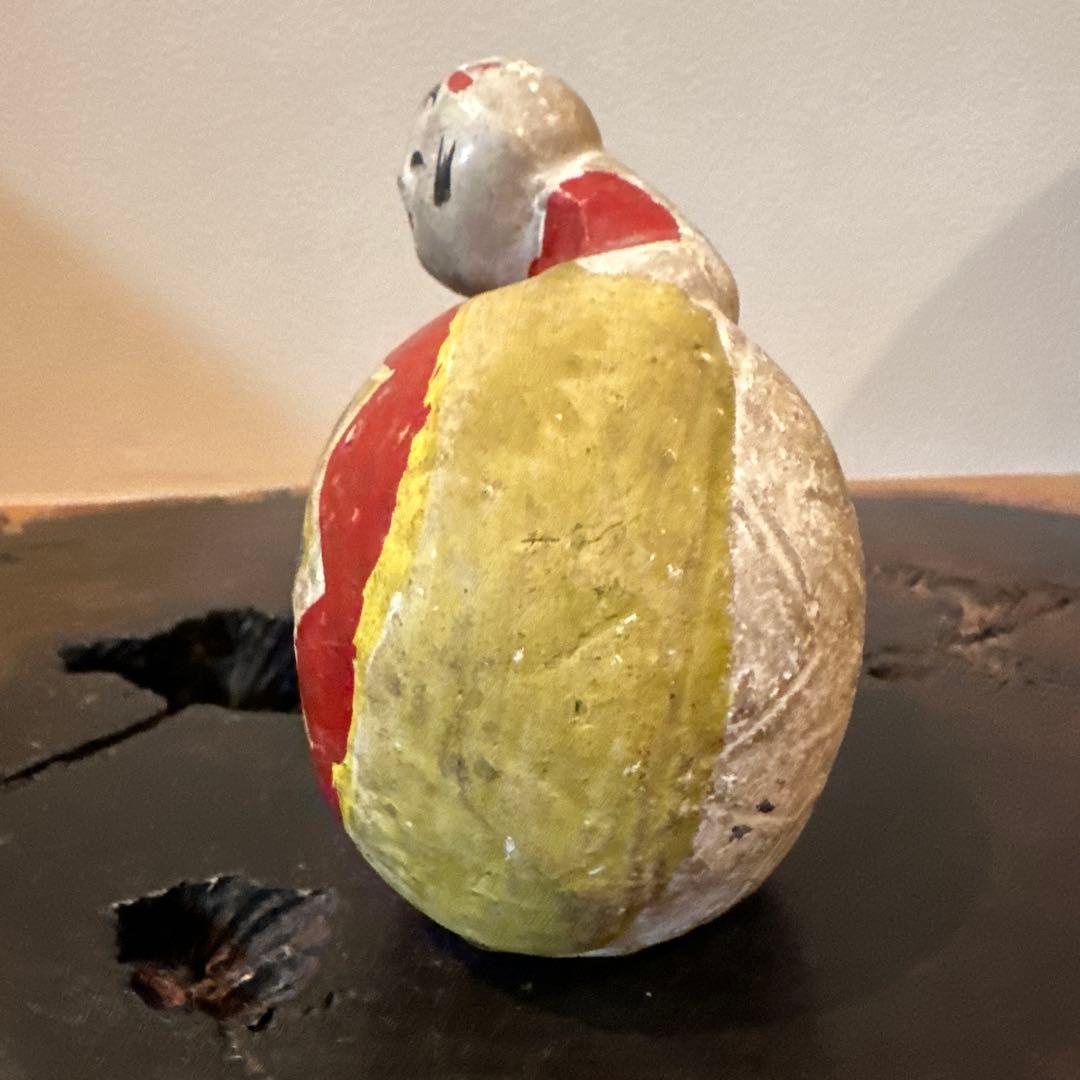 伝統的な陶器製人形 置物