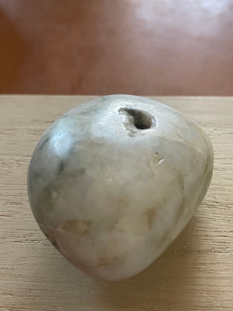 縄文期 翡翠製 緒締め玉形大珠　出土品