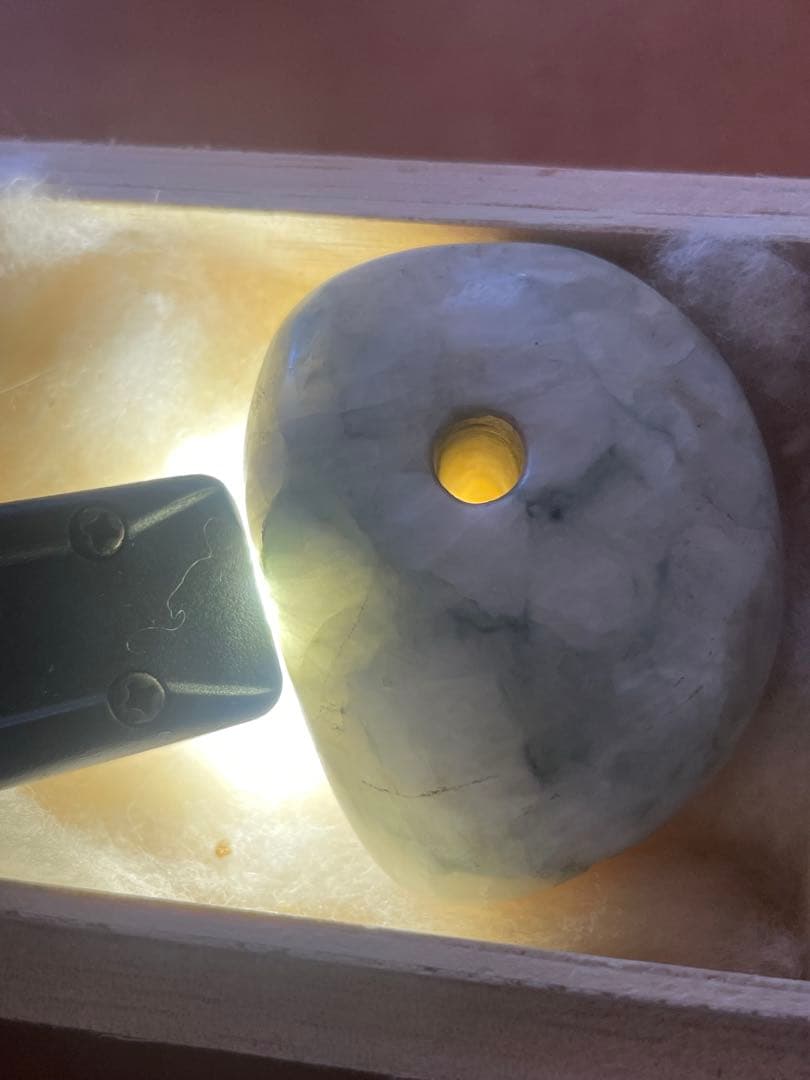 縄文期 翡翠製 緒締め玉形大珠　出土品