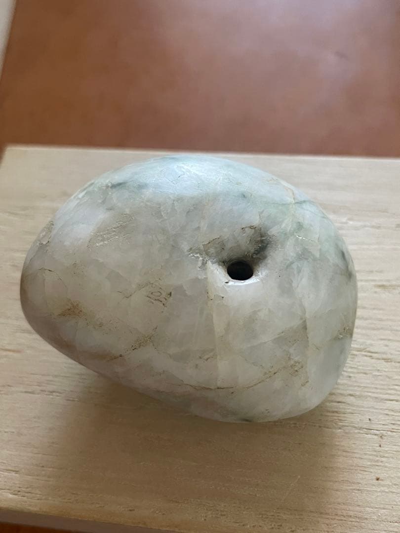 縄文期 翡翠製 緒締め玉形大珠　出土品