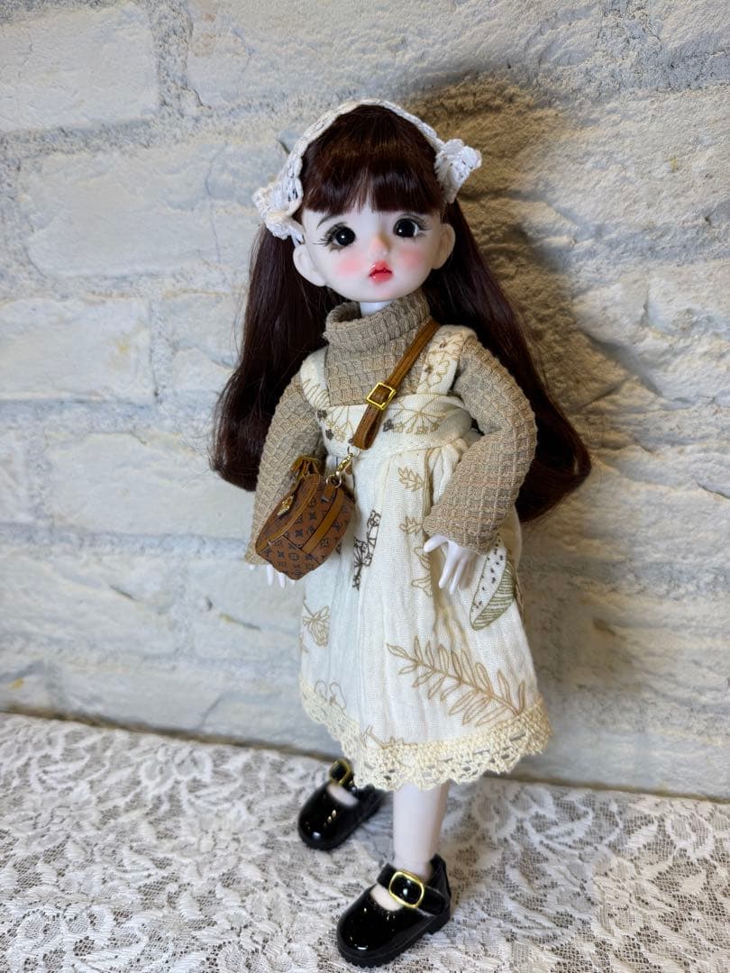 ドール 30cm本体＋衣装2着＋靴2足＋バッグ1点 ウィッグカスタムドール