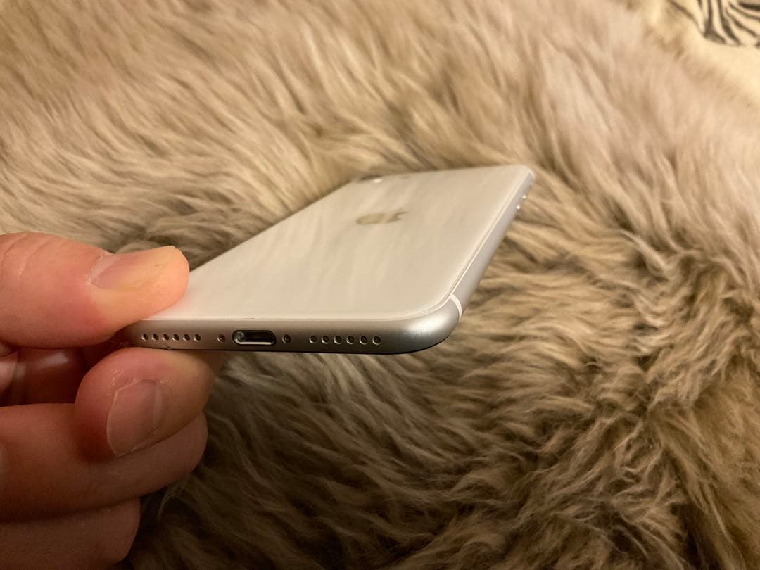 ゆ*ゆ様 Apple iPhone SE (第2世代) ホワイト