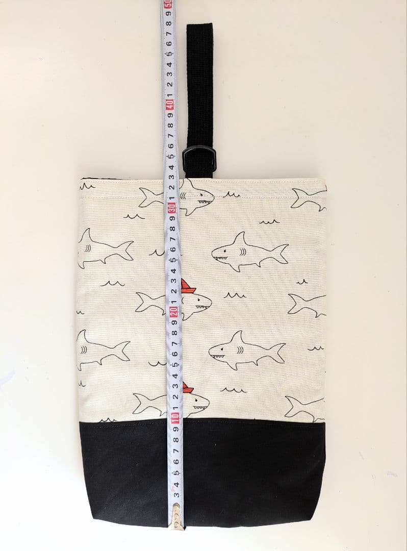 裏地キルティング大きめレッスンバッグ、上履き袋、体操着袋　ジョーズ×ブラック