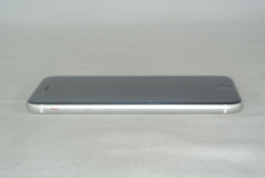 Apple iPhone SE 64GB MHGQ3J/A SIMフリー/中古品