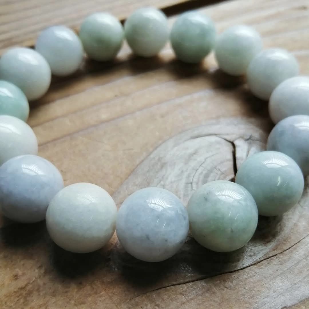 ミャンマー産翡翠のブレスレット※九眼天珠を入れた場合+2500円