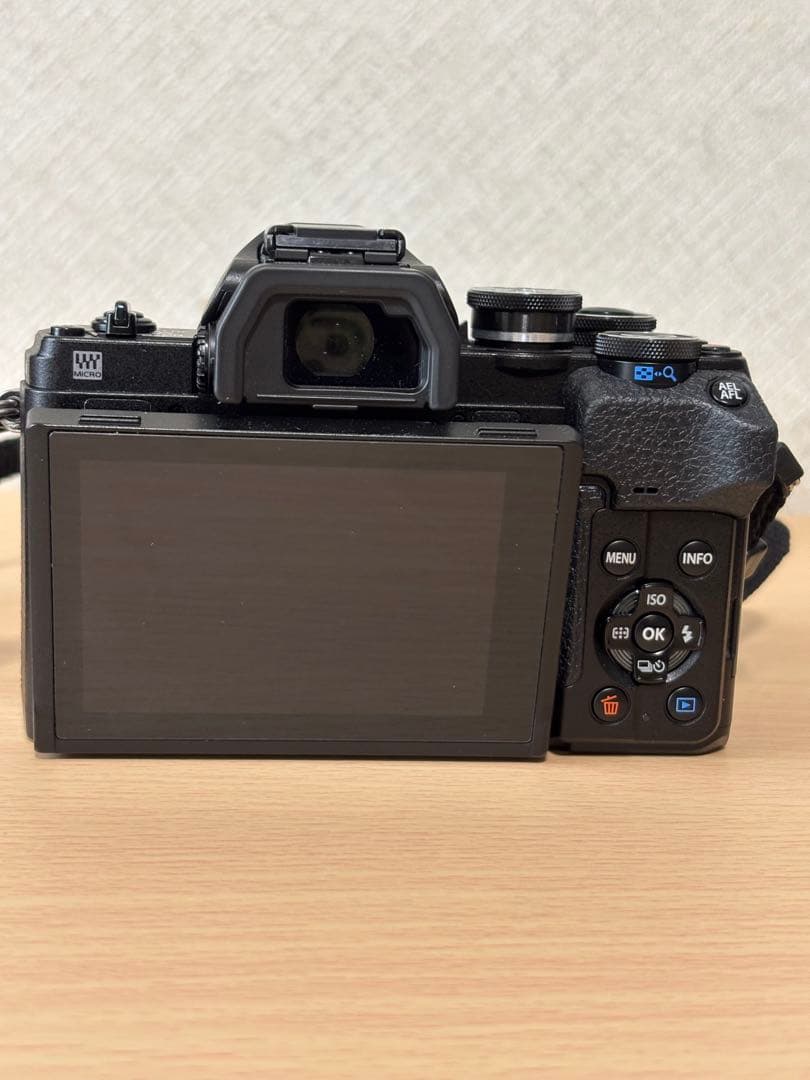 オリンパスOM-D mark Ⅳ Wズームレンズ付き