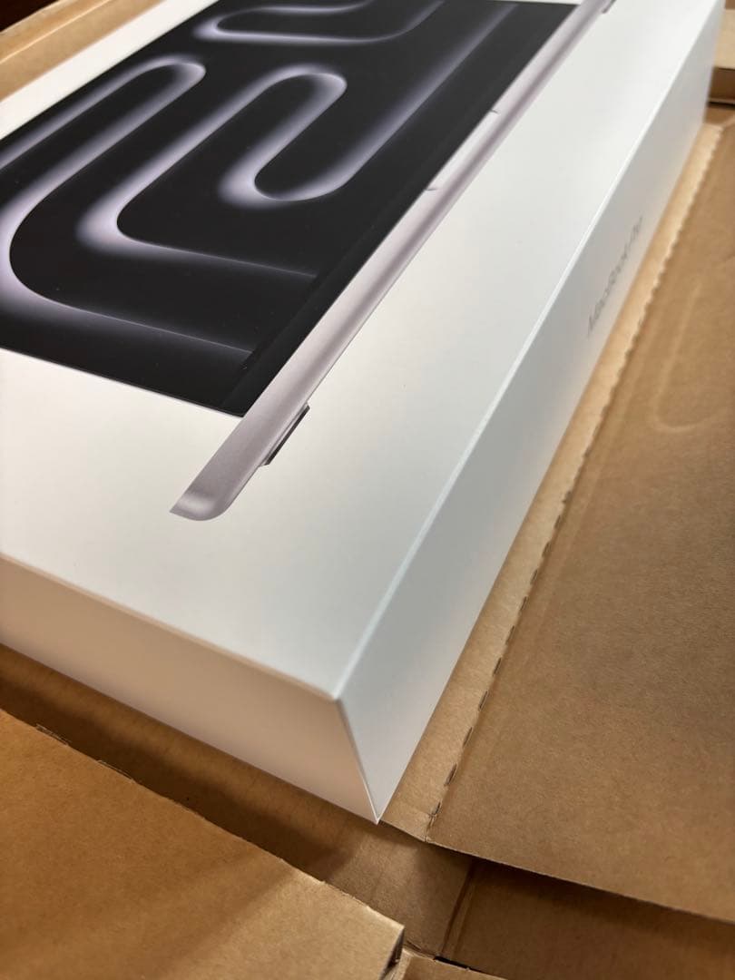 未開封　MacBook Pro 14インチ M5 16GB 512GB