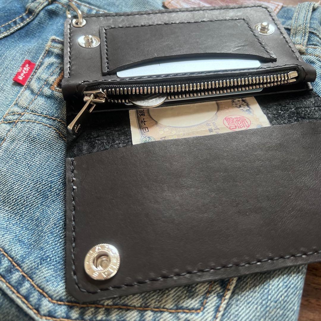 姫路レザー トラッカーウォレット ミドル 黒 クロコ型押し 銀 紙幣折らず収納可