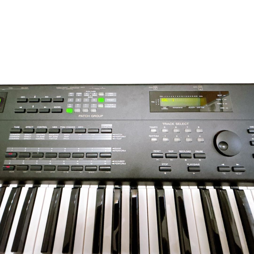 Roland ローランド シンセサイザー JV-1000