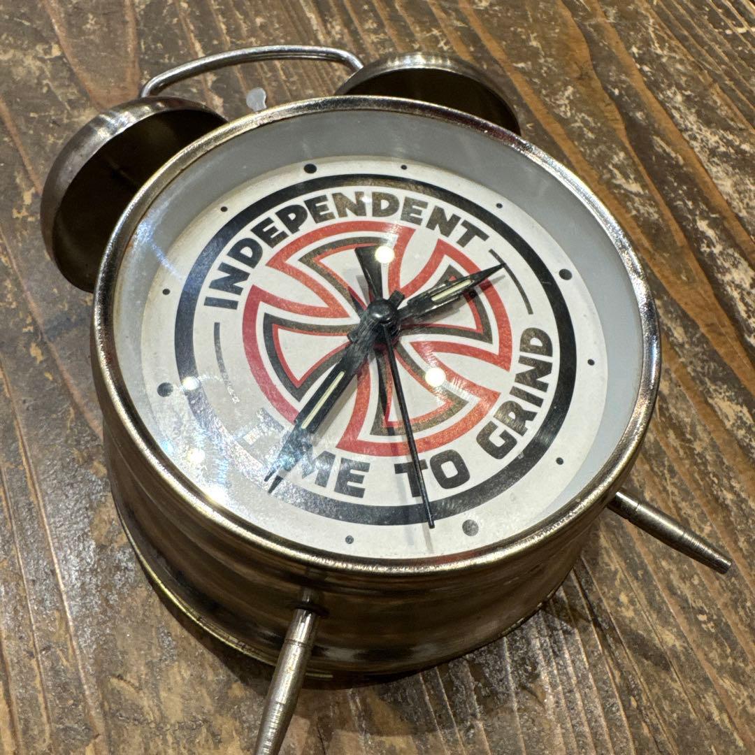 INDEPENDENT 手巻き　目覚まし　時計