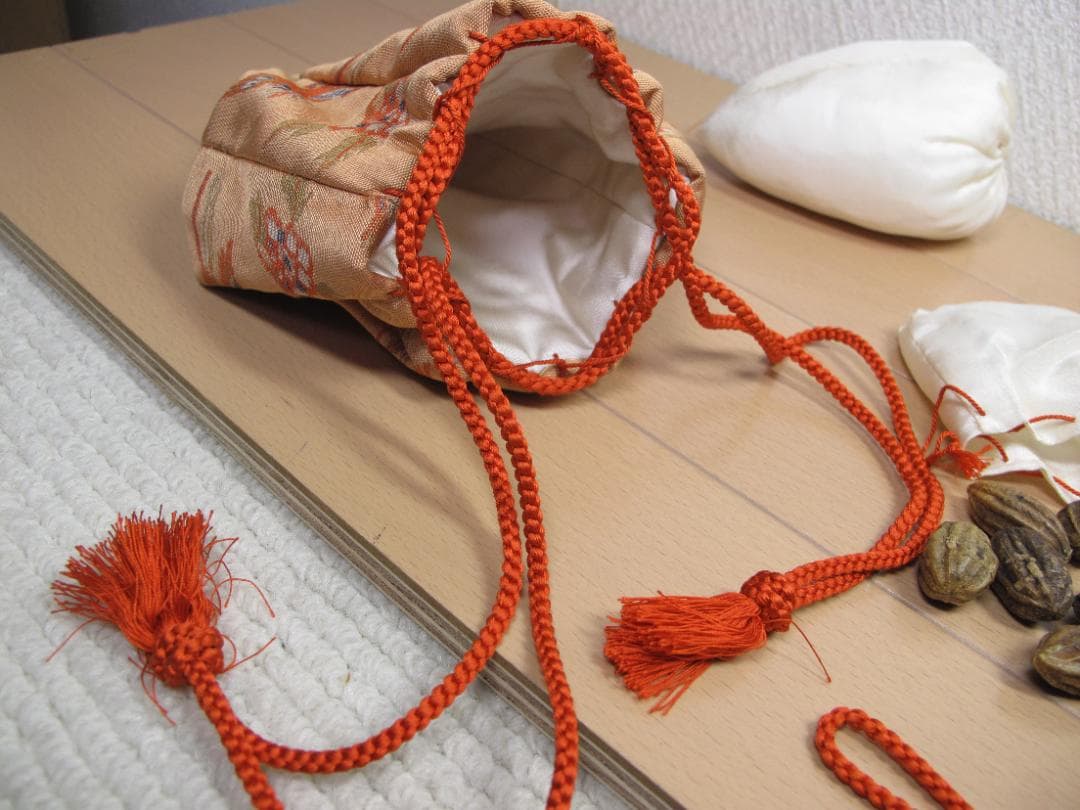 訶梨勒　かりろく　実12個付き　茶道具