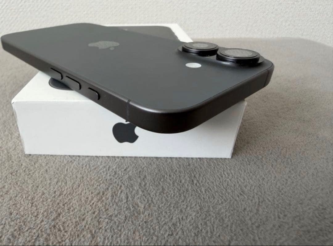 Apple iPhone 17 256GB ブラック 本体 極美品