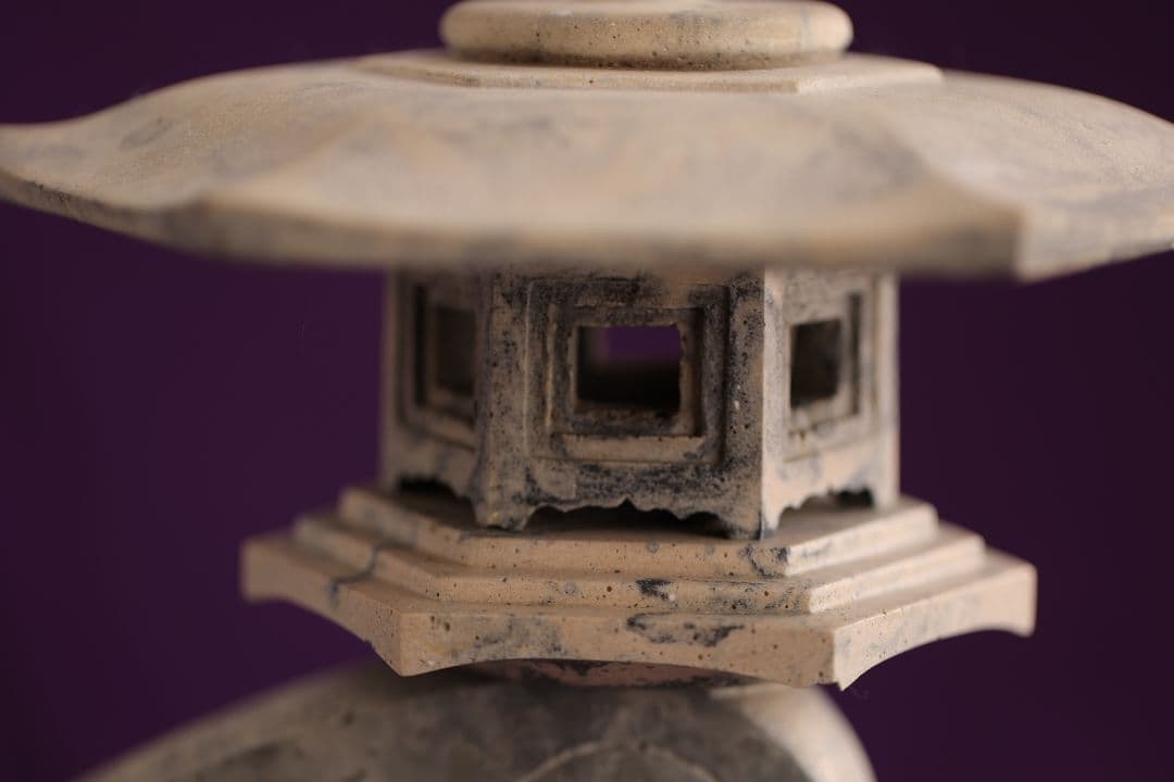 【風情ある石造り】ミニ灯篭 遠州灯篭 盆栽 庭園 ミニチュア 置物 和室