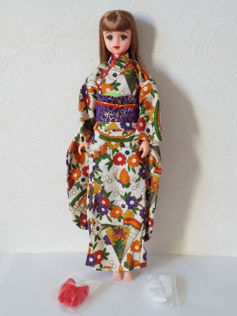 ♥箱無し・新品♥旧タカラジェニー・着物エリーゼ白地花　ジェニーフレンドエリーゼ