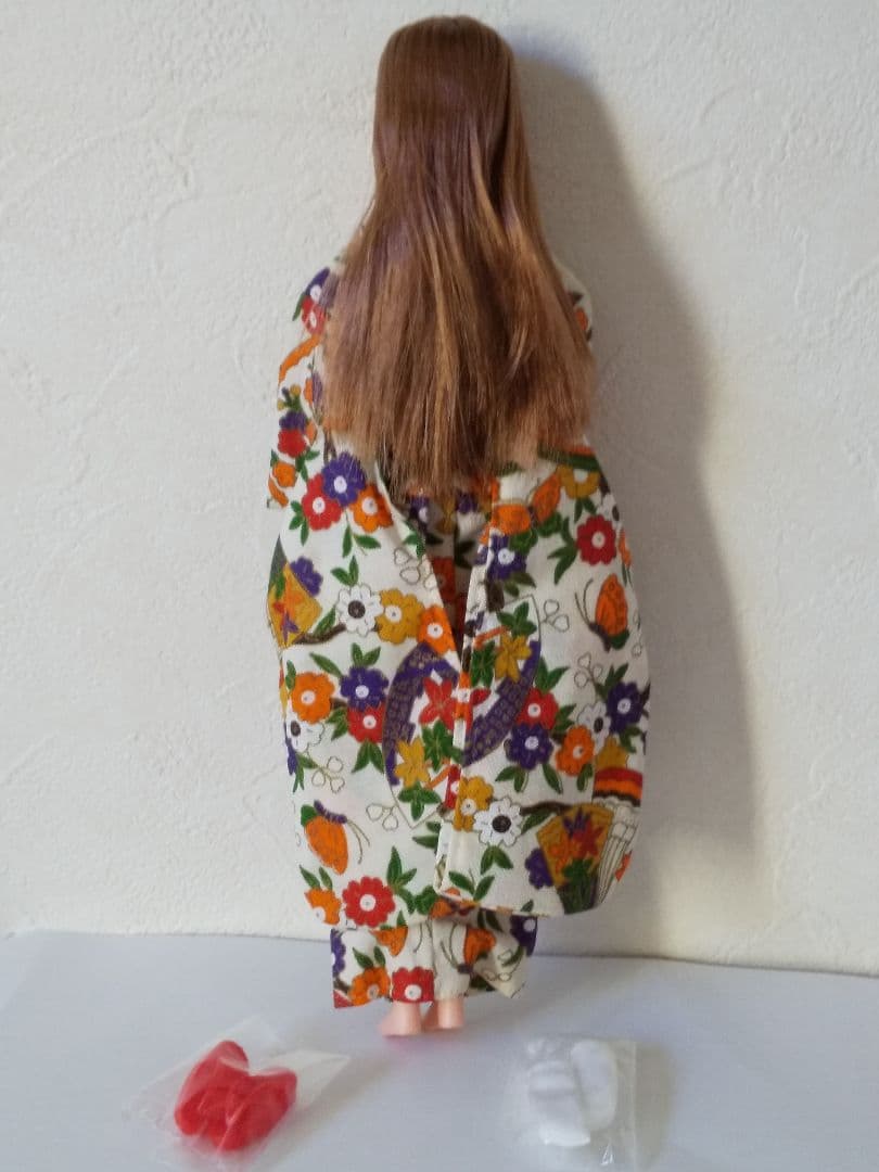 ♥箱無し・新品♥旧タカラジェニー・着物エリーゼ白地花　ジェニーフレンドエリーゼ