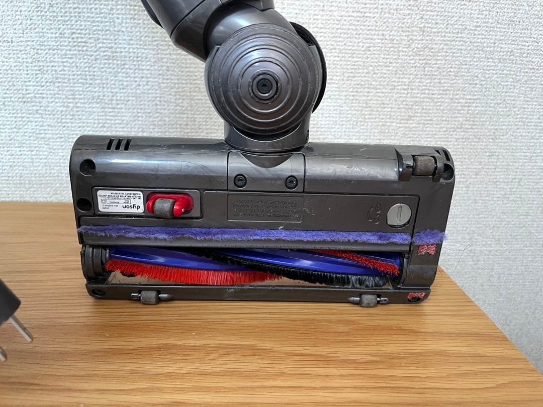 ダイソン 電気掃除機 DC63 【消毒/清掃/動作確認済】